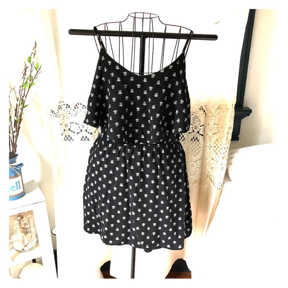 Old Navy black and white patterned dress